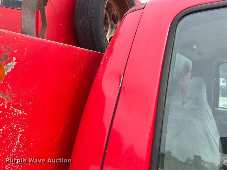 image for item NI9096 2006 Ford F550 Super Duty XL  chipper truck