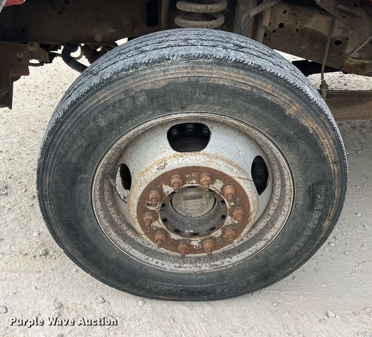 image for item NI9096 2006 Ford F550 Super Duty XL  chipper truck