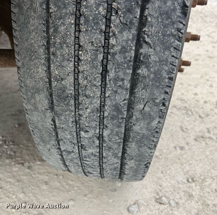 image for item NI9096 2006 Ford F550 Super Duty XL  chipper truck