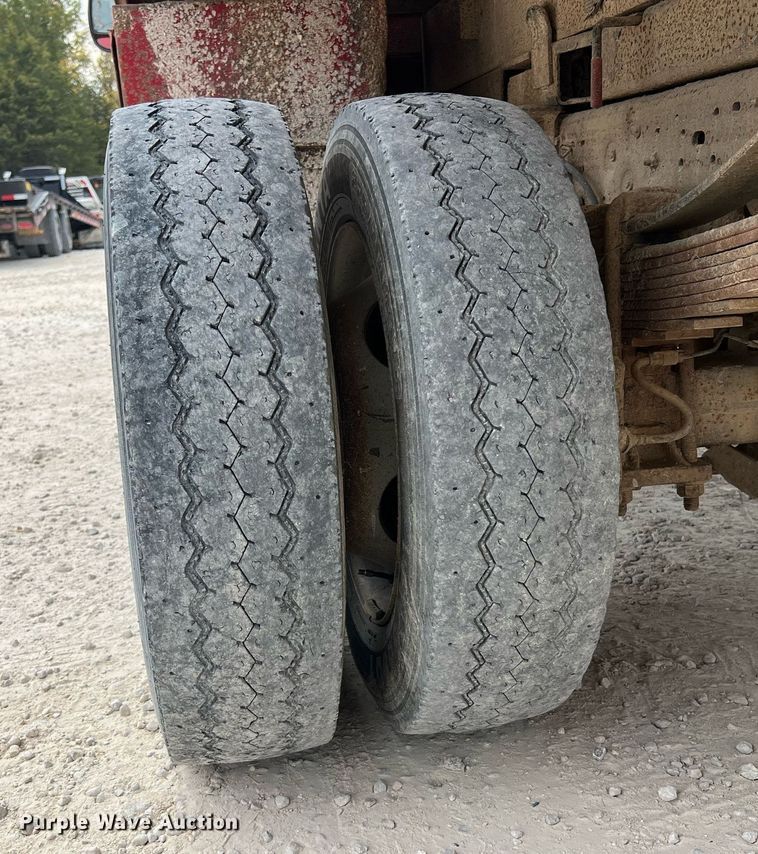 image for item NI9096 2006 Ford F550 Super Duty XL  chipper truck