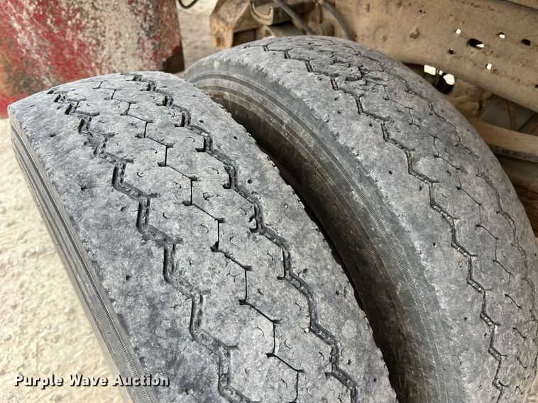 image for item NI9096 2006 Ford F550 Super Duty XL  chipper truck