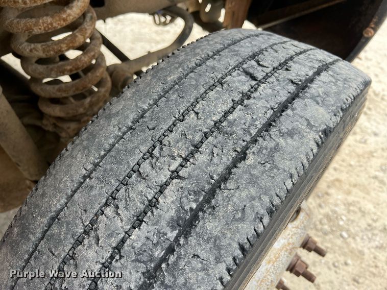 image for item NI9096 2006 Ford F550 Super Duty XL  chipper truck