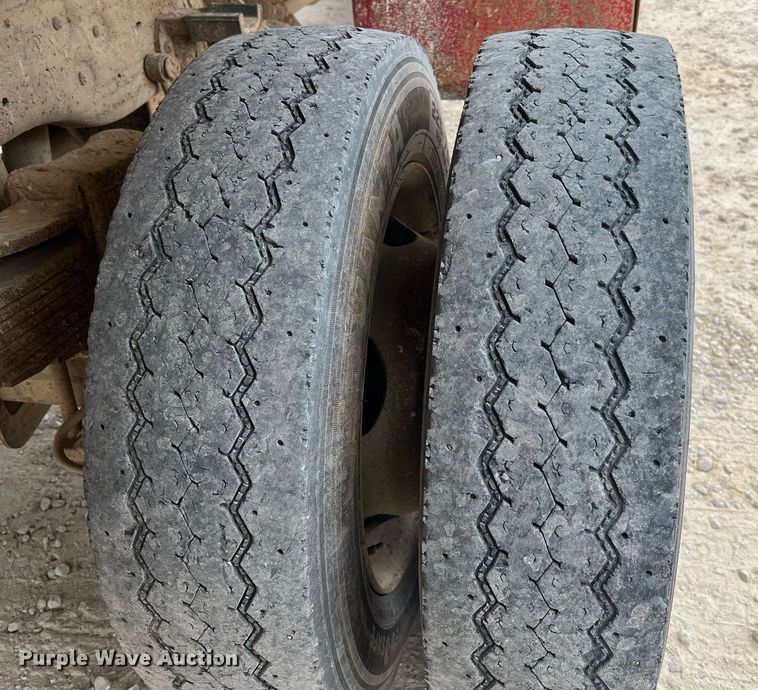 image for item NI9096 2006 Ford F550 Super Duty XL  chipper truck