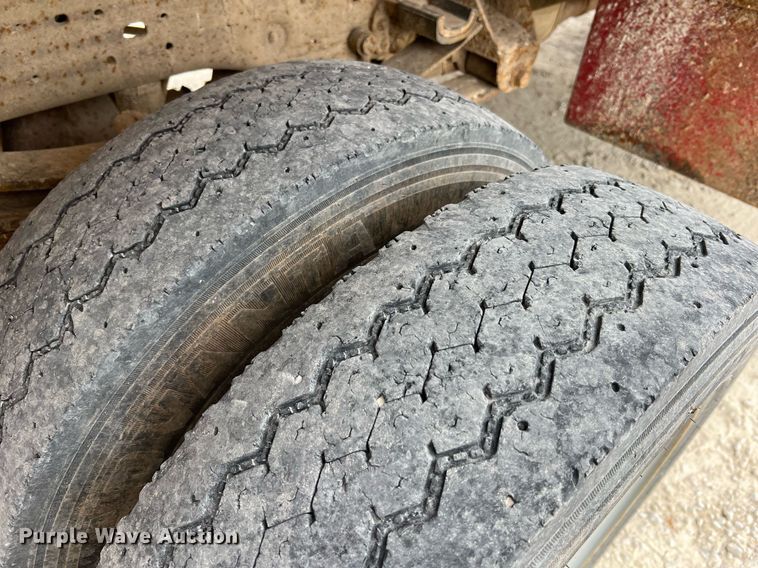 image for item NI9096 2006 Ford F550 Super Duty XL  chipper truck