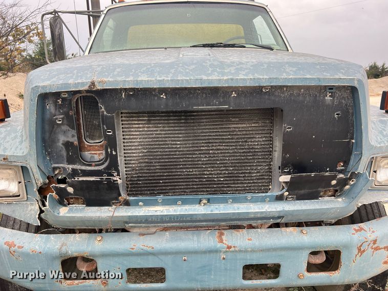 image for item NI9101 1994 Ford F700  fuel truck