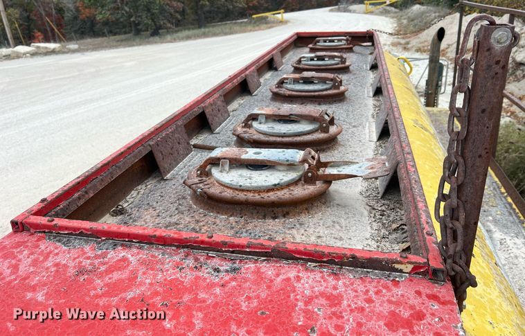 image for item NI9101 1994 Ford F700  fuel truck