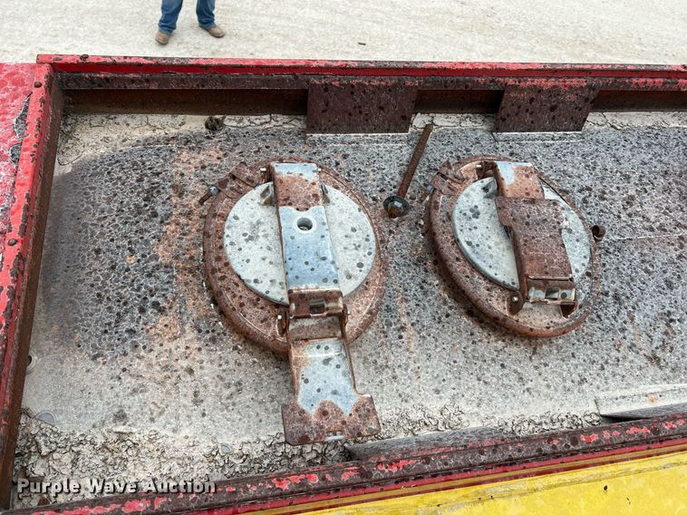 image for item NI9101 1994 Ford F700  fuel truck