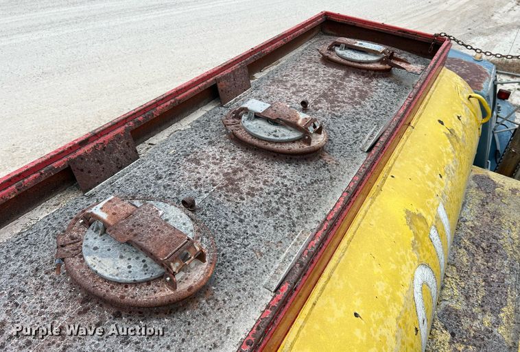 image for item NI9101 1994 Ford F700  fuel truck