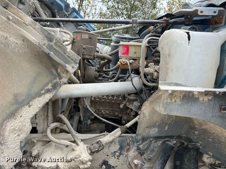 image for item NI9101 1994 Ford F700  fuel truck