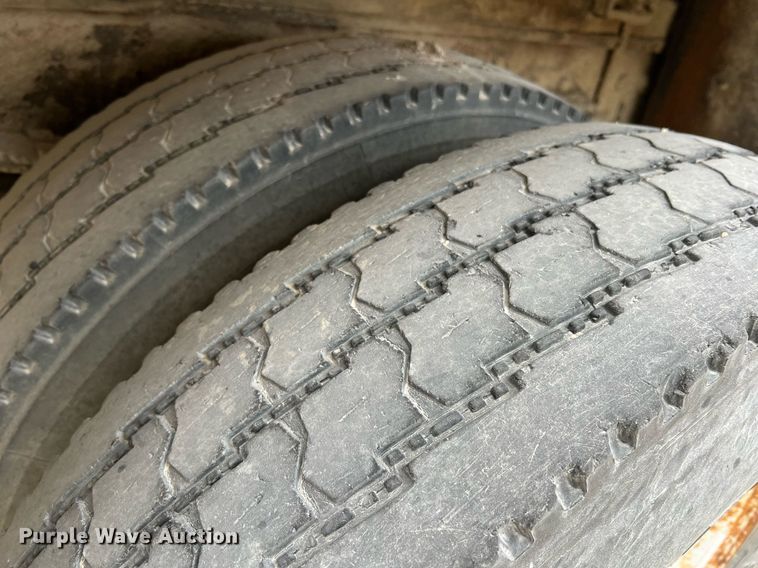 image for item NI9101 1994 Ford F700  fuel truck