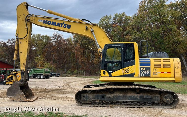 image for item NI9102 2013 Komatsu PC240LC-10  excavator