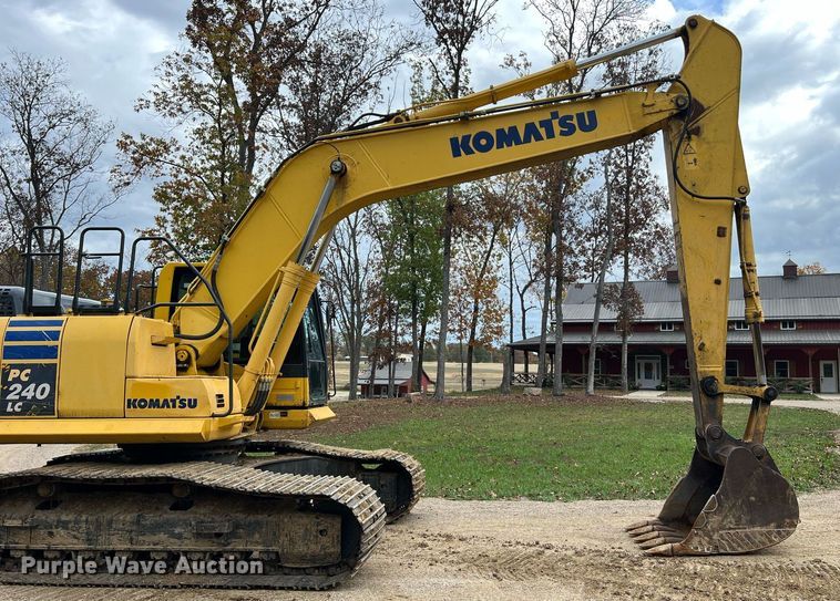 image for item NI9102 2013 Komatsu PC240LC-10  excavator