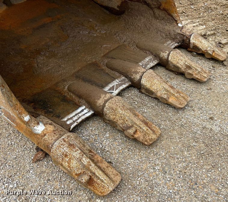 image for item NI9102 2013 Komatsu PC240LC-10  excavator