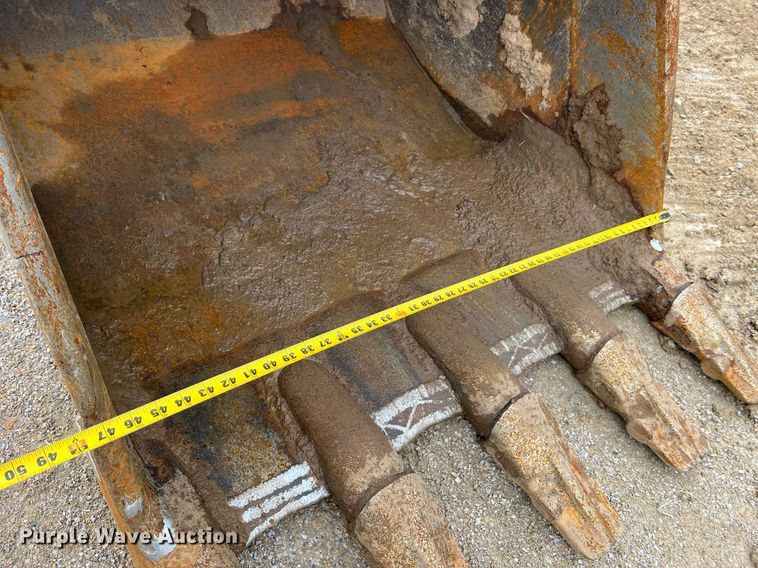 image for item NI9102 2013 Komatsu PC240LC-10  excavator