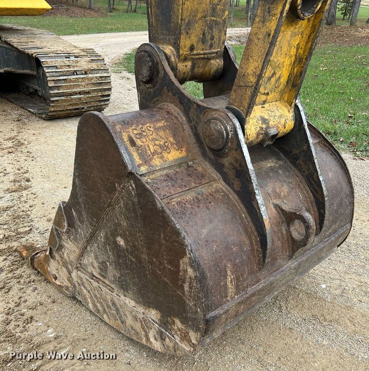 image for item NI9102 2013 Komatsu PC240LC-10  excavator