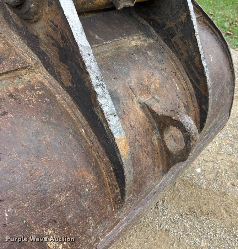 image for item NI9102 2013 Komatsu PC240LC-10  excavator