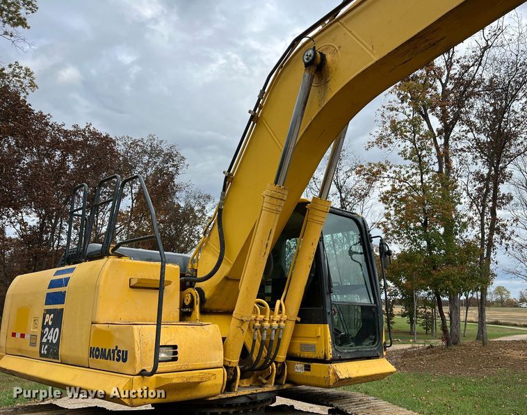 image for item NI9102 2013 Komatsu PC240LC-10  excavator