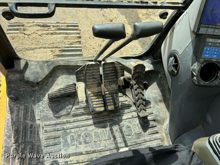 image for item NI9102 2013 Komatsu PC240LC-10  excavator