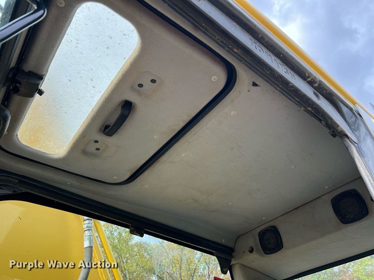 image for item NI9102 2013 Komatsu PC240LC-10  excavator