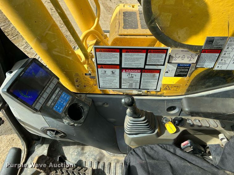 image for item NI9102 2013 Komatsu PC240LC-10  excavator
