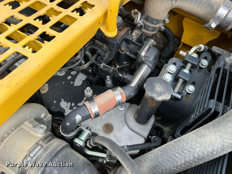 image for item NI9102 2013 Komatsu PC240LC-10  excavator