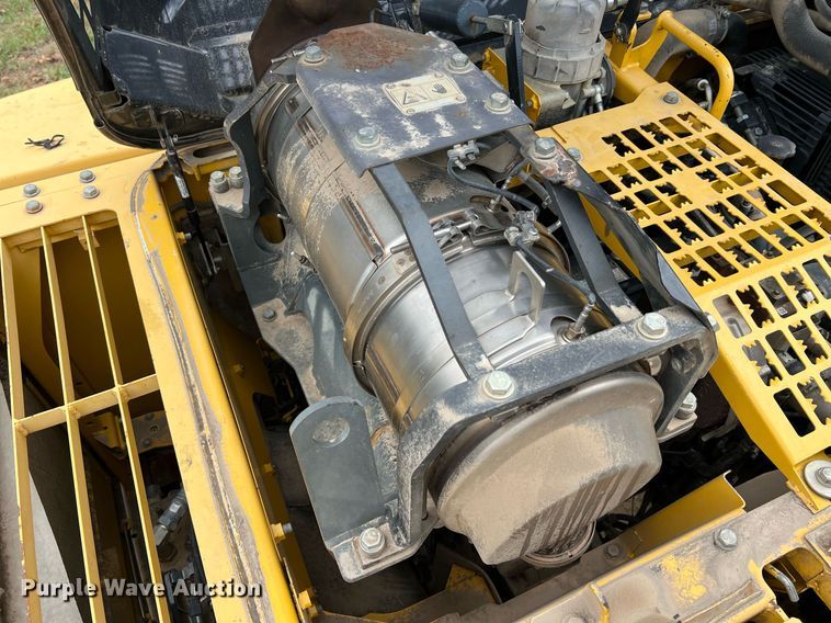 image for item NI9102 2013 Komatsu PC240LC-10  excavator