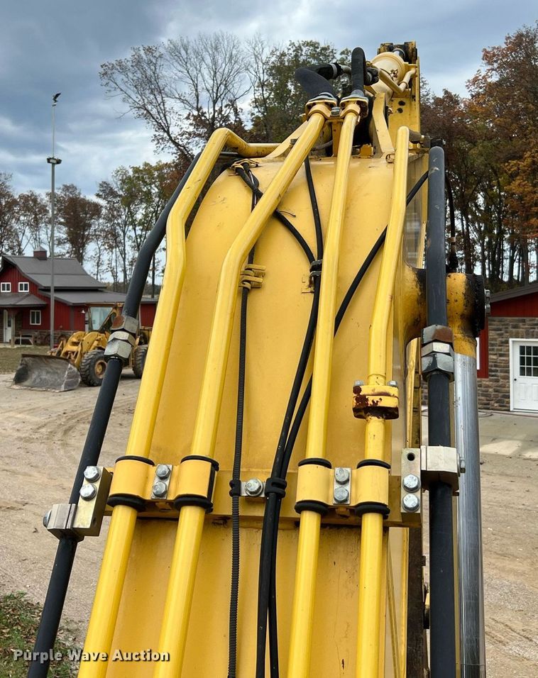 image for item NI9102 2013 Komatsu PC240LC-10  excavator