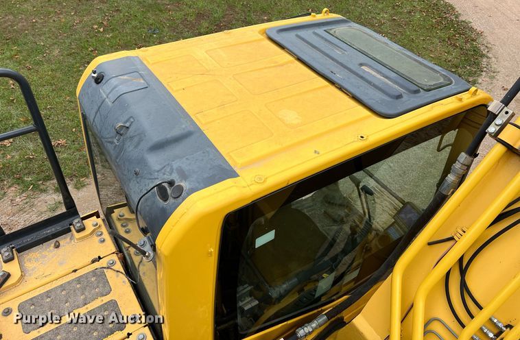 image for item NI9102 2013 Komatsu PC240LC-10  excavator