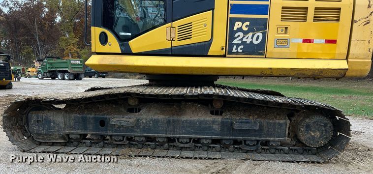 image for item NI9102 2013 Komatsu PC240LC-10  excavator