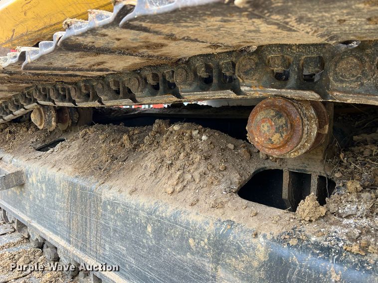 image for item NI9102 2013 Komatsu PC240LC-10  excavator