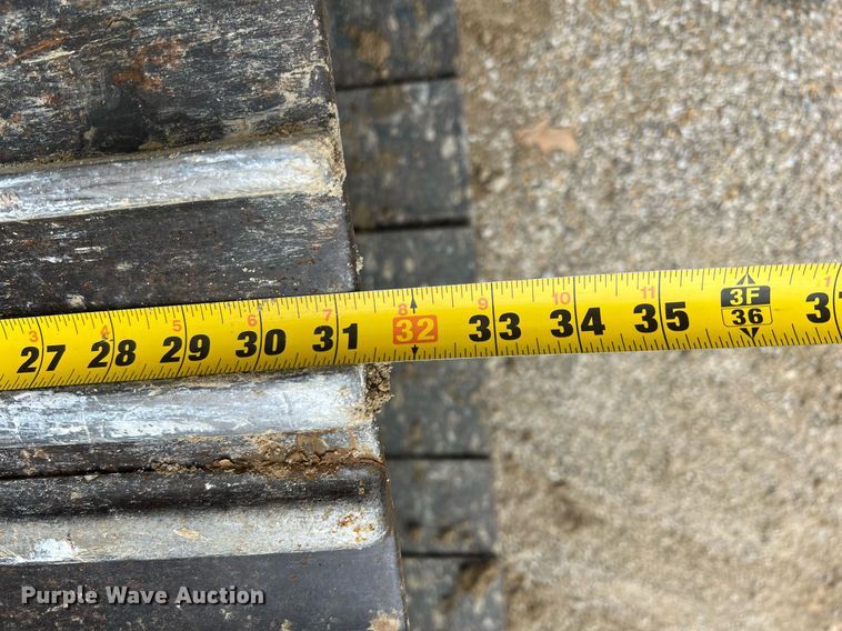 image for item NI9102 2013 Komatsu PC240LC-10  excavator