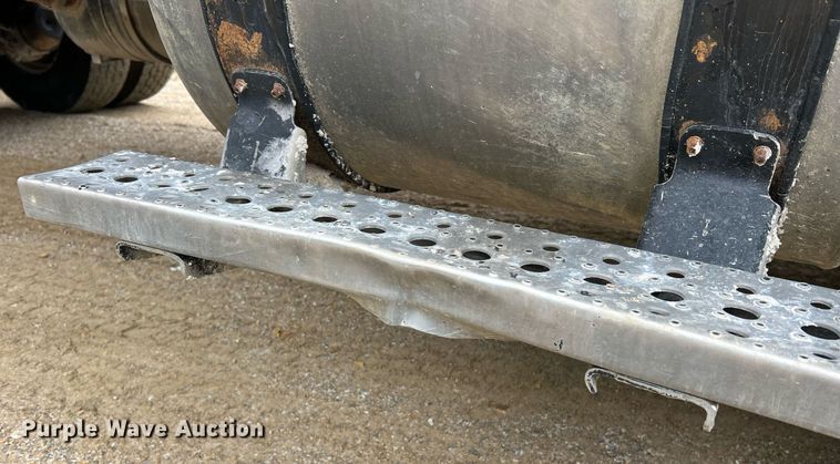 image for item NI9105 2009 Freightliner Business Class M2  dump truck