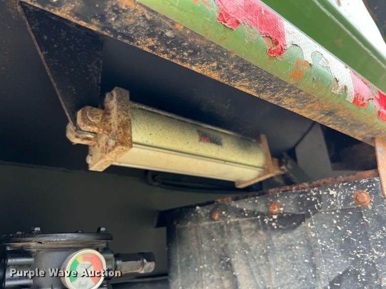 image for item NI9105 2009 Freightliner Business Class M2  dump truck