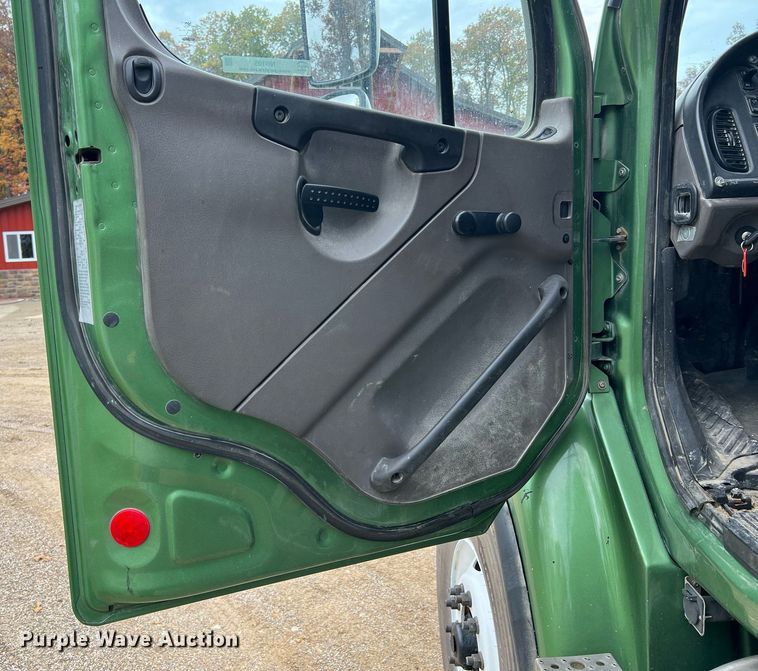 image for item NI9105 2009 Freightliner Business Class M2  dump truck