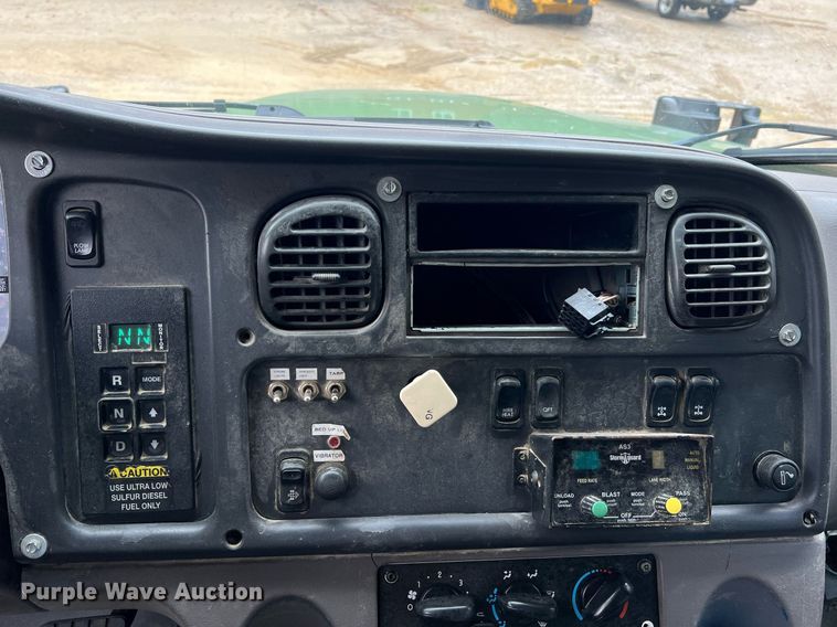 image for item NI9105 2009 Freightliner Business Class M2  dump truck