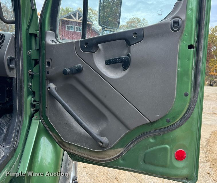 image for item NI9105 2009 Freightliner Business Class M2  dump truck