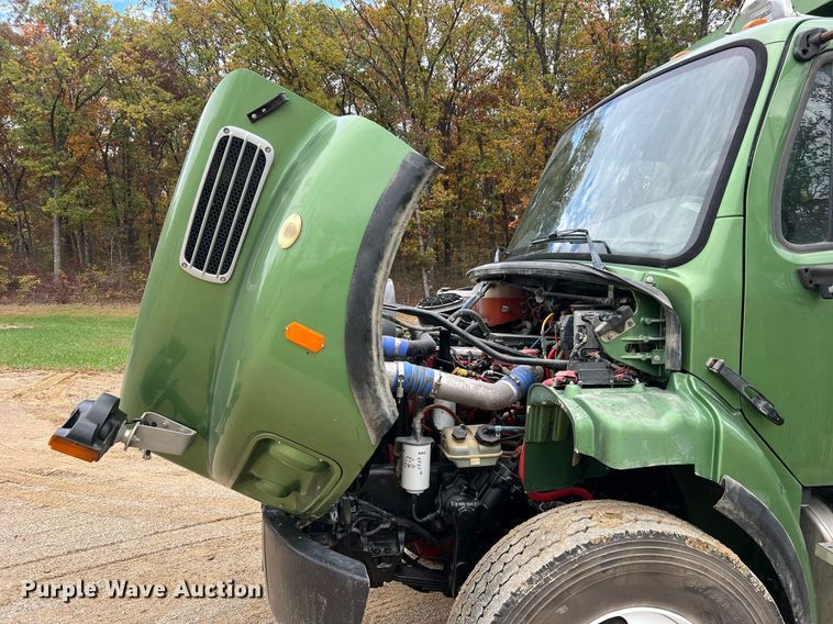 image for item NI9105 2009 Freightliner Business Class M2  dump truck