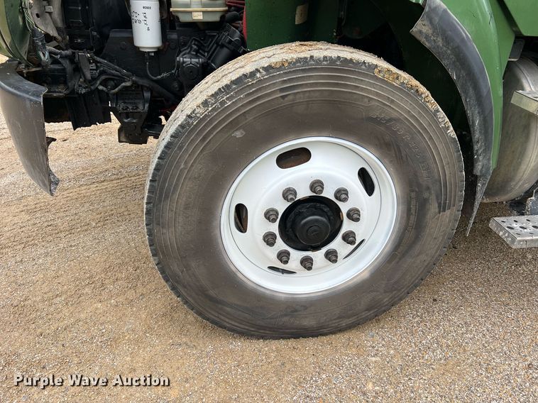 image for item NI9105 2009 Freightliner Business Class M2  dump truck