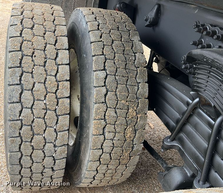 image for item NI9105 2009 Freightliner Business Class M2  dump truck