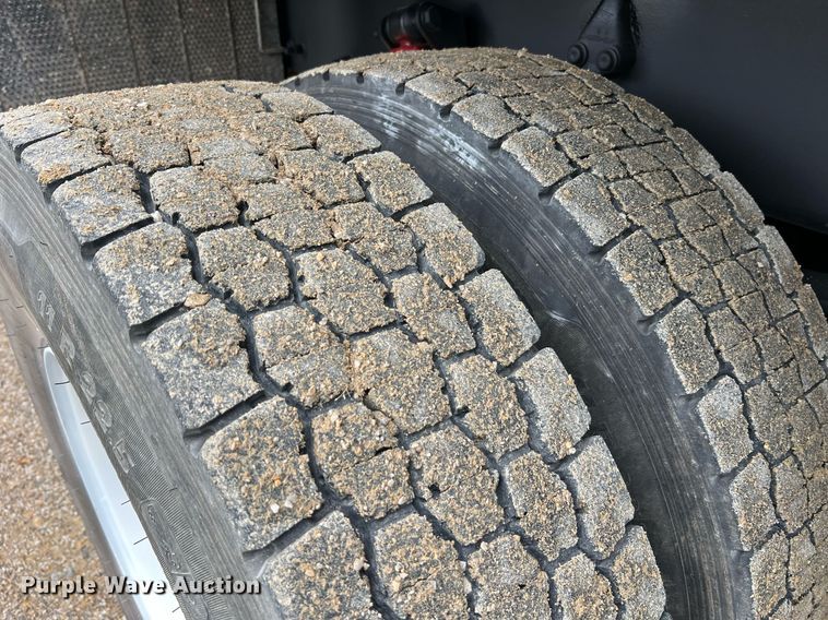 image for item NI9105 2009 Freightliner Business Class M2  dump truck