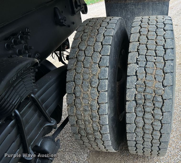 image for item NI9105 2009 Freightliner Business Class M2  dump truck