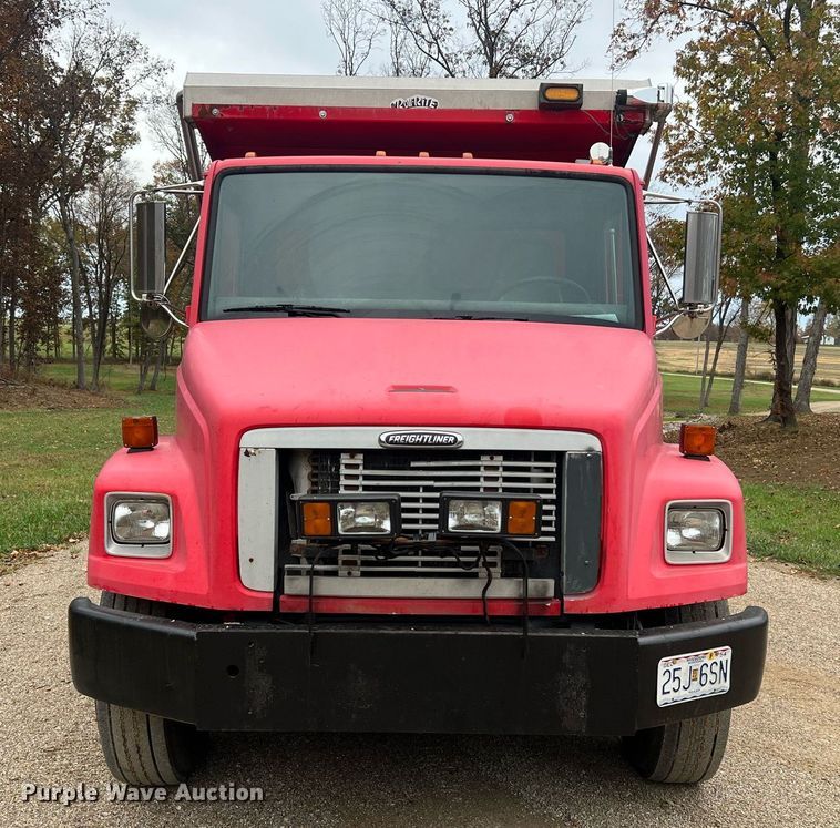 image for item NI9106 2004 Freightliner FL80  dump truck