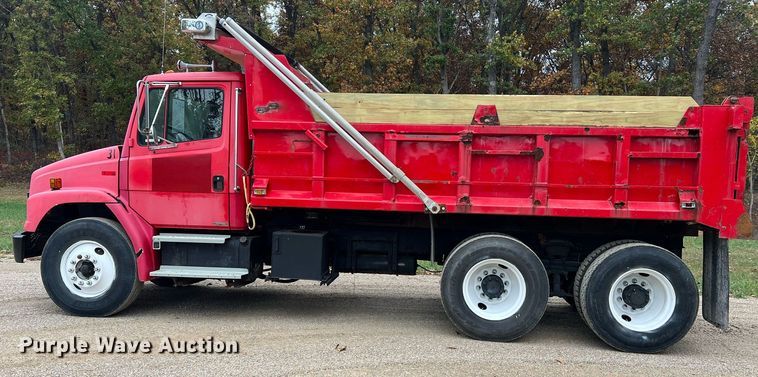 image for item NI9106 2004 Freightliner FL80  dump truck
