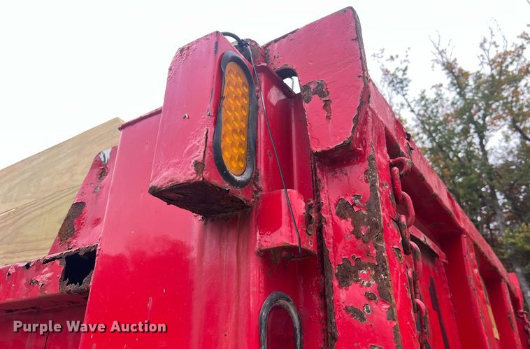 image for item NI9106 2004 Freightliner FL80  dump truck