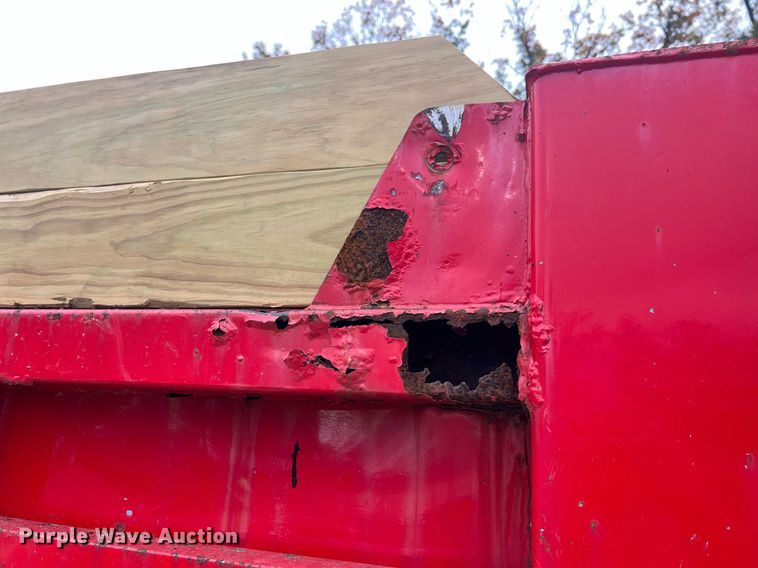 image for item NI9106 2004 Freightliner FL80  dump truck