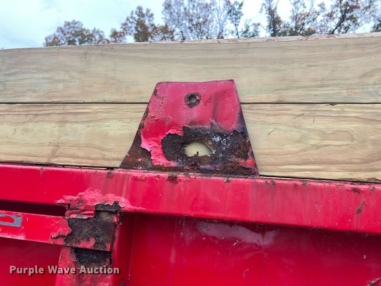 image for item NI9106 2004 Freightliner FL80  dump truck