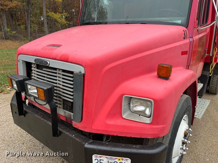 image for item NI9106 2004 Freightliner FL80  dump truck