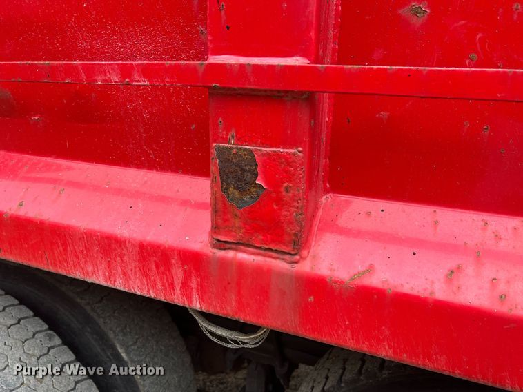 image for item NI9106 2004 Freightliner FL80  dump truck