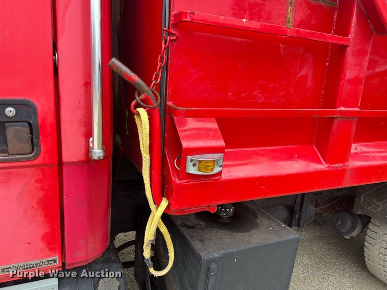 image for item NI9106 2004 Freightliner FL80  dump truck