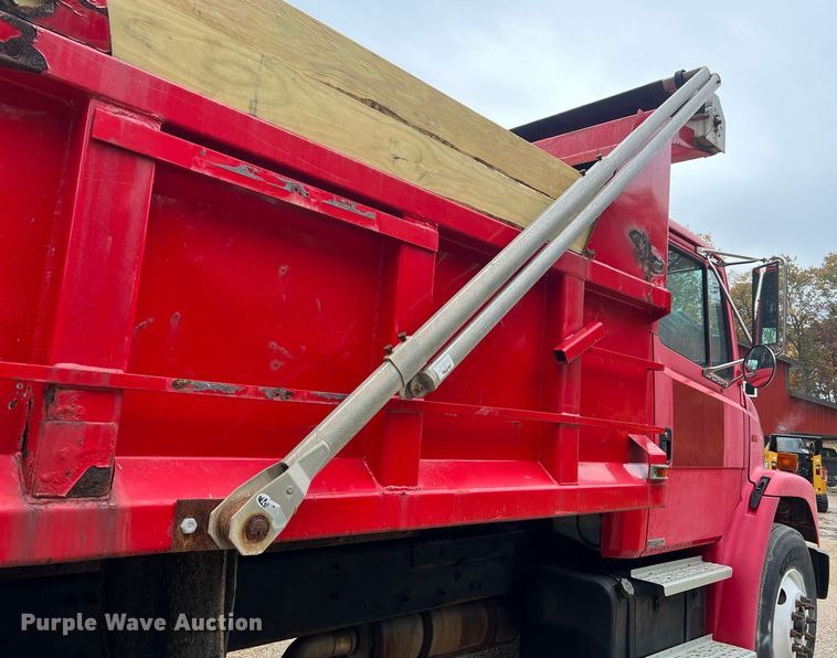 image for item NI9106 2004 Freightliner FL80  dump truck